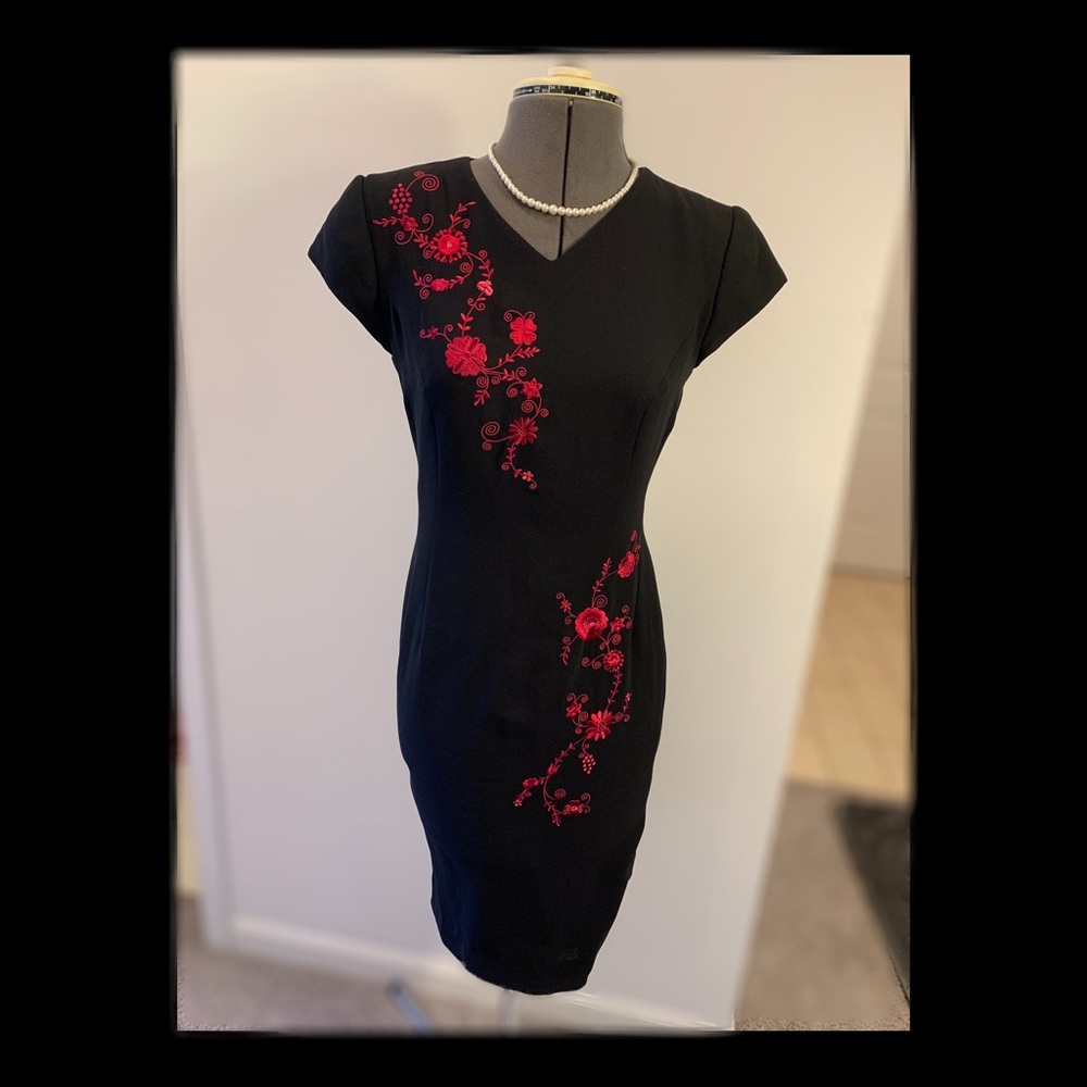 Maggy London Petites size 2 fitted/pencil dress